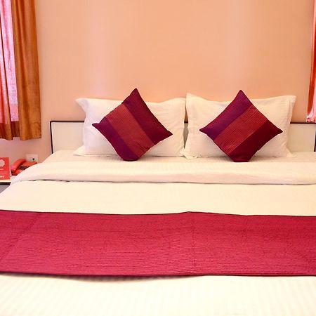 Oyo 6179 Hotel Aarjee Crescent Джайпур Екстер'єр фото